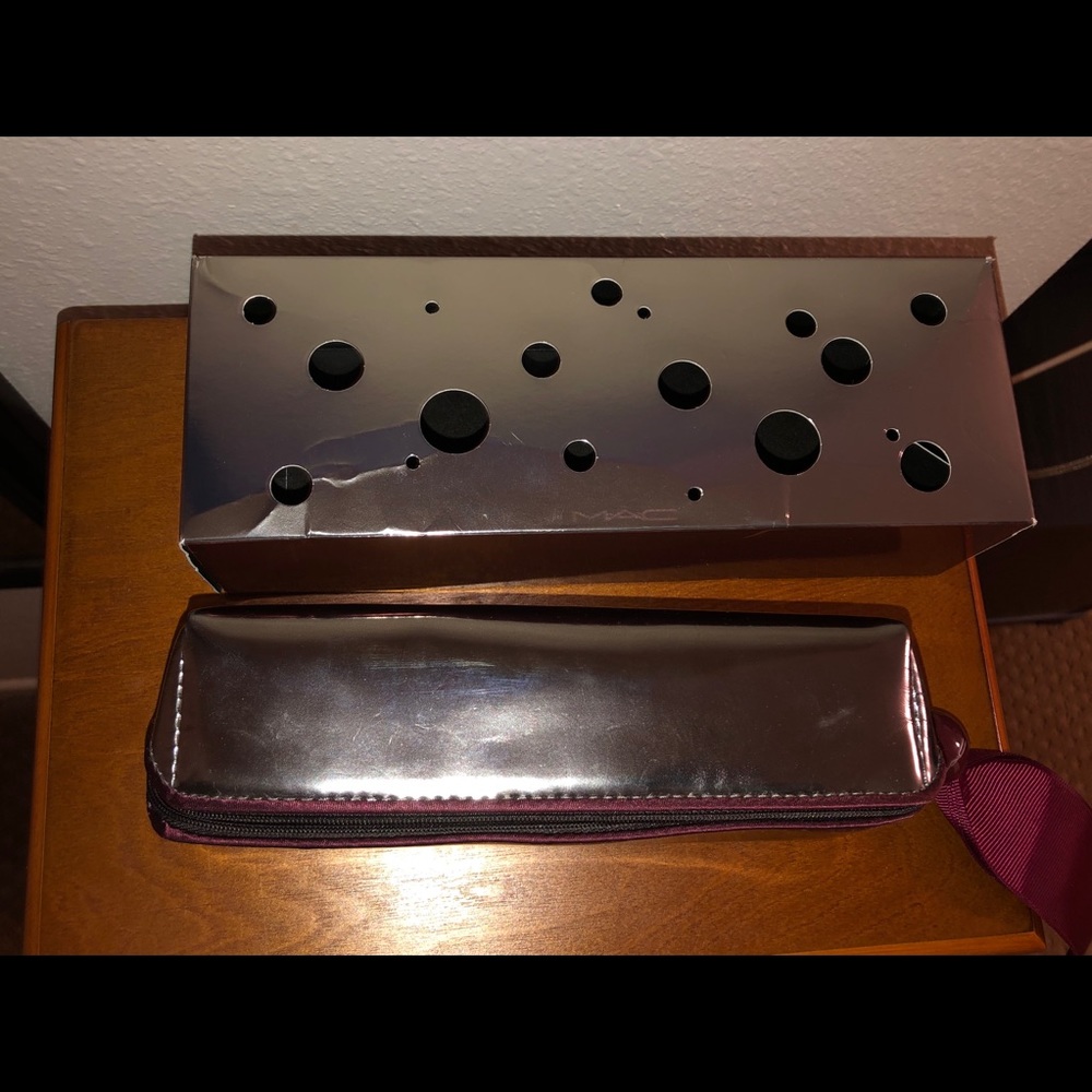 Mac Makeup Bag - image 5